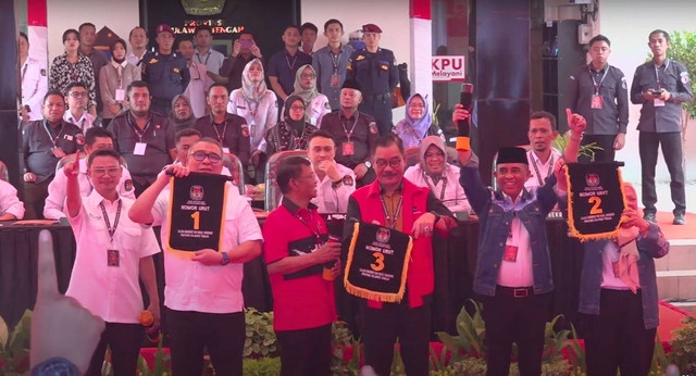 Pengundian nomor urut Pilgub Sulteng, Senin (23/9/2024). Foto: Youtube/KPU Sulteng