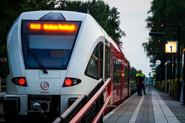 Jadwal Kereta Api Kediri - Surabaya (Foto hanya ilustrasi, bukan kereta sebenarnya) . Sumber: pexels/ Freek Wolsink