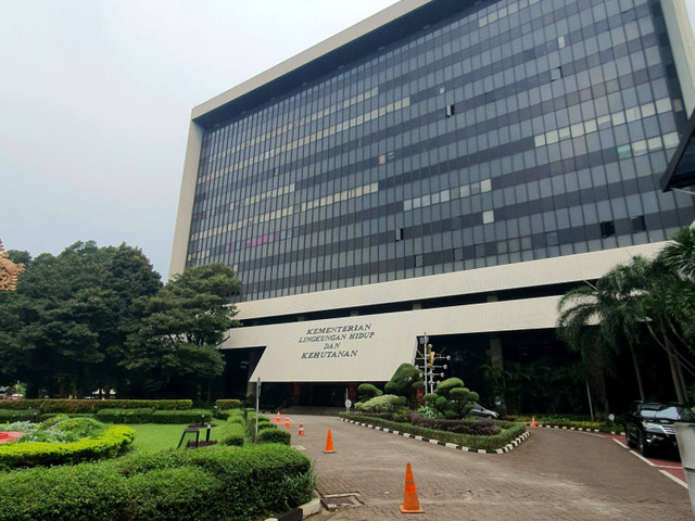 Kantor Kementerian Lingkungan Hidup dan Kehutanan (KLHK). Foto: Shutterstock