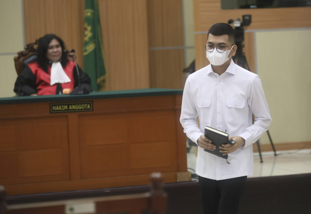 Terdakwa Yudha Afandi saat menjalankan sidang tuntutan terkait meneggelamkan Dante anak Tamara Tyasmara di Pengadilan Negeri Jakarta Timur, Jakarta, Senin, (23/9/2024). Foto: Agus Apriyanto