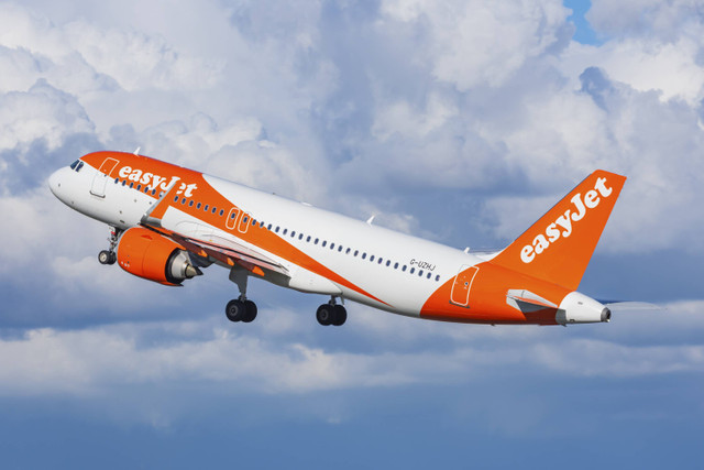 Ilustrasi Pesawat EasyJet. Foto: Minh K Tran/Shutterstock