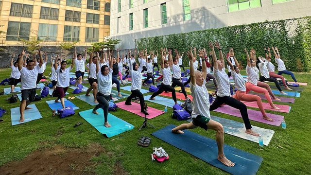 Yoga In The Park 2024, Menyegarkan Tubuh Lewat Yoga di Alam Terbuka