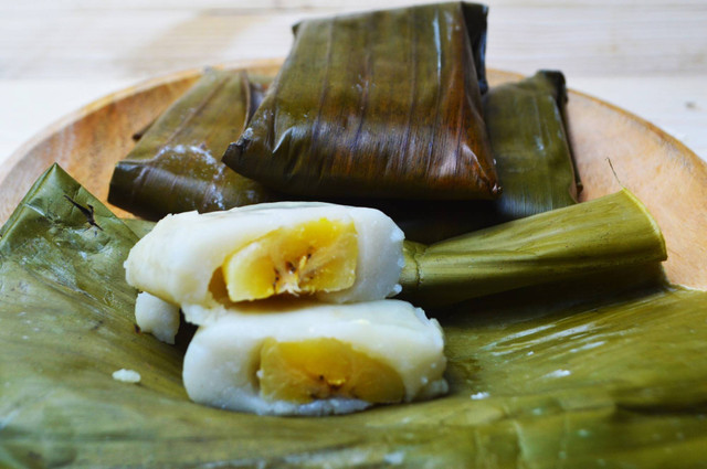 Nagasari (Sumber: https://www.shutterstock.com/image-photo/nagasari-cake-market-snack-that-tastes-2509072467)