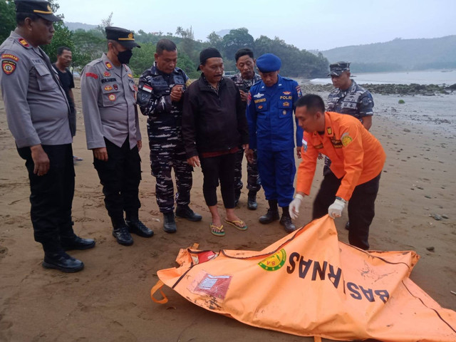 Hari Ketujuh, Tim Gabungan Berhasil Menemukan Korban Tenggelam Dipantai Dlodo