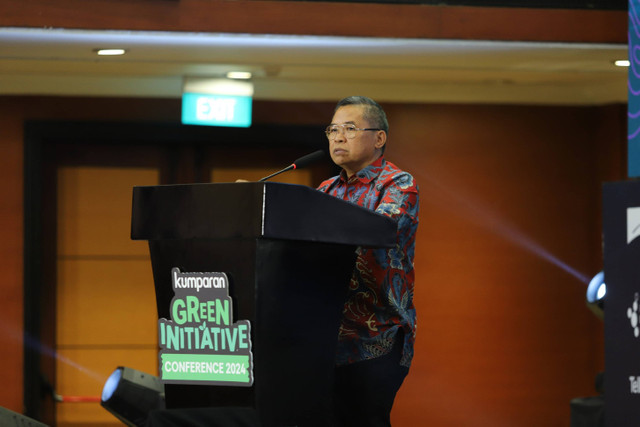 Wakil Menteri Lingkungan Hidup dan Kehutanan Alue Dohong menyampaikan sambutan pada acara kumparan Green Initiative Conference 2024 di Hotel Borobudur, Jakarta, Selasa (24/9/2024). Foto: Iqbal Firdaus/kumparan