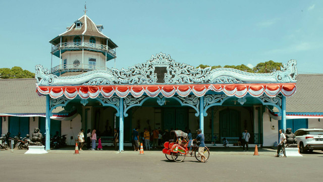 Tempat Wisata di Pasar Kliwon. Foto Keraton Surakarta Hadiningrat. Sumber: Unsplash/Fala Syam