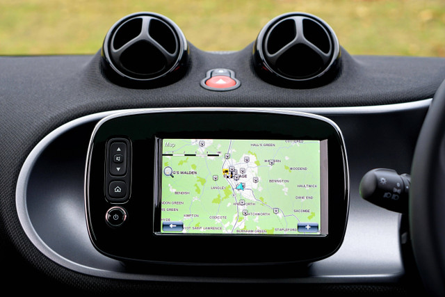 GPS (Global Positioning System) adalah teknologi yang memanfaatkan satelit untuk menentukan lokasi pengguna secara akurat. Foto: Pexels.com