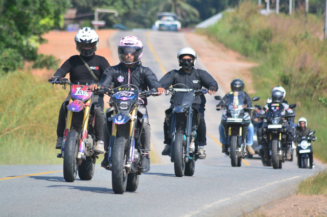 Paguyuban Honda West Borneo Community (HWBC) menggelar touring dan kopdar gabungan di Kabupaten Sanggau. Foto: Dok. Astra Motor Kalbar 