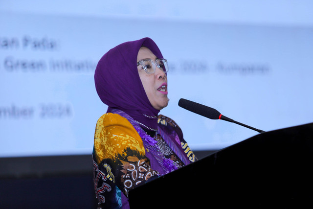 Direktur Jenderal Energi Baru, Terbarukan dan Konservasi Energi Kementerian ESDM Eniya Listiani Dewi menyampaikan sambutan pada acara kumparan Green Initiative Conference 2024 di Hotel Borobudur, Jakarta, Selasa (24/9/2024). Foto: Jamal Ramadhan/kumparan