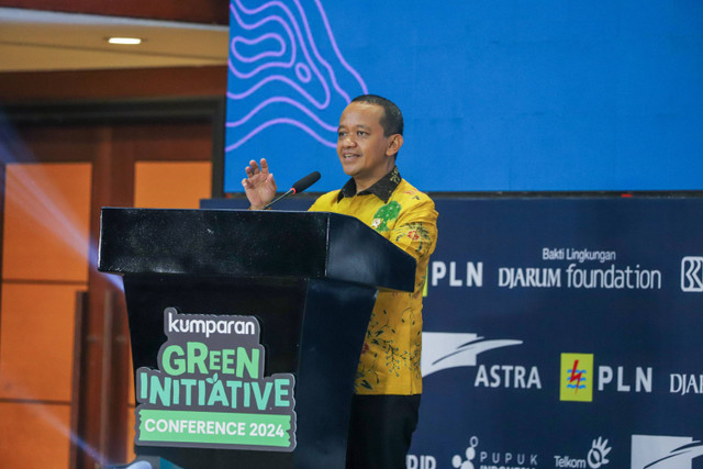 Menteri ESDM Bahlil Lahadalia memberikan sambutan saat menghadiri acara kumparan Green Initiative Conference 2024 di Hotel Borobudur, Jakarta, Rabu (25/9/2024).
 Foto: Iqbal Firdaus/kumparan