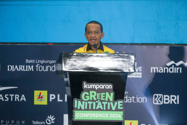 Menteri ESDM Bahlil Lahadalia memberikan sambutan saat menghadiri acara kumparan Green Initiative Conference 2024 di Hotel Borobudur, Jakarta, Rabu (25/9/2024).
 Foto: Iqbal Firdaus/kumparan