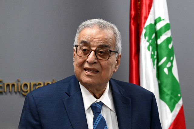 Menteri Luar Negeri Lebanon Abdallah Bou Habib menghadiri konferensi pers bersama dengan diplomat tertinggi Uni Eropa, di kantor pusat kementerian di Beirut pada 12 September 2024. Foto: Joseph Eid/AFP