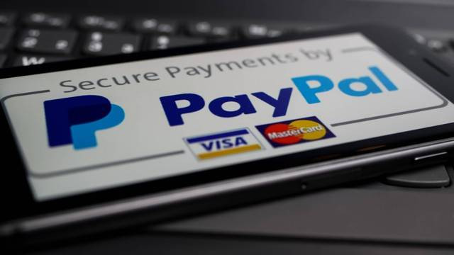 Ilustrasi cara daftar PayPal. Foto: Ralf Liebhold/Shutterstock