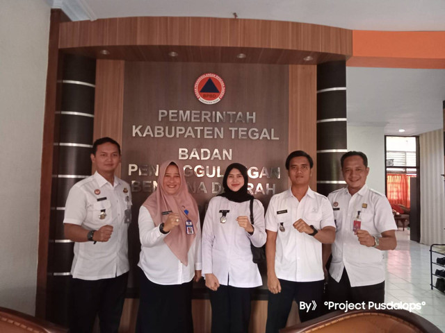 Foto bersama dengan Kepala BPBD Kab. Tegal