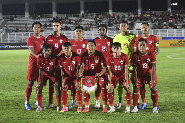 Timnas Indonesia U-20 berfoto sebelum melawan Timnas Maladewa U-20 pada pertandingan Grup F Kualifikasi Piala Asia U-20 2025 di Stadion Madya Gelora Bung Karno, Jakarta, Rabu (25/9/2024). Foto: Hafidz Mubarak/ANTARA FOTO