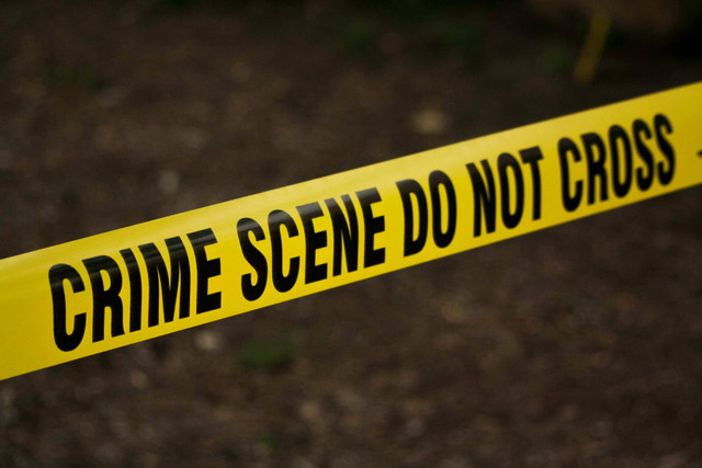 Foto oleh kat wilcox dari Pexels: https://www.pexels.com/id-id/foto/crime-scene-do-not-cross-signage-923681/