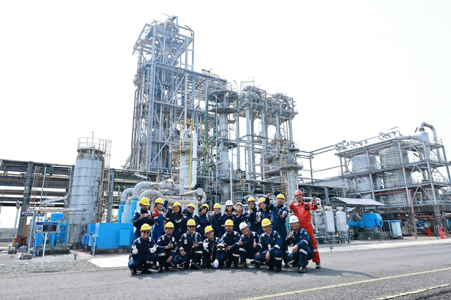 Pertamina bersama Insan Media berkunjung ke PT Polytama Propindo afiliasi Pertamina (Anak perusahaan TubanPetro) yang memproduksi produk petrokimia berupa bijih plastik ramah lingkungan. Foto: Dok. Pertamina