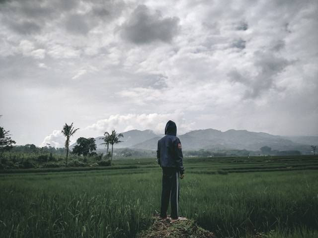 Bukit Kendan. Foto hanyalah ilustrasi, bukan tempat yang sebenarnya. Sumber: Unsplash/Ramadhani Rafid