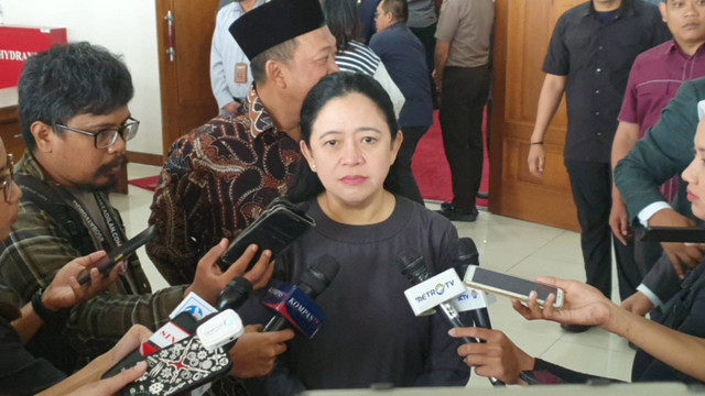 Ketua DPR RI Puan Maharani menjawab pertanyaan wartawan saat dijumpai di Kompleks Parlemen Senayan, Jakarta Pusat, Kamis (26/9). Foto: Zamachsyari/kumparan