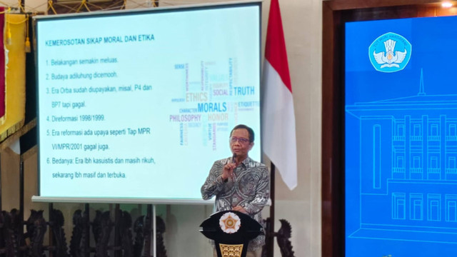 Mahfud MD jadi pembicara di Kongres Pancasila XII di Balai Senat Universitas Gadjah Mada (UGM), Kamis (26/9/2024). Foto: Arfiansyah Panji Purnandaru/kumparan