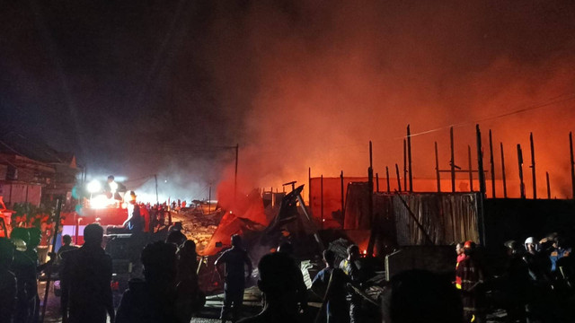 Kebakaran di Simeulue hanguskan 30 rumah toko. Foto: dok. BPBA