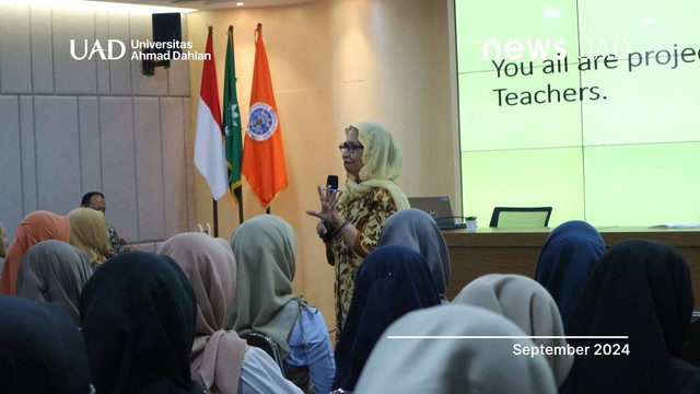 Seminar Public Lecture The Next English Educators oleh PBI Universitas Ahmad Dahlan (UAD) (Dok. Dinda)