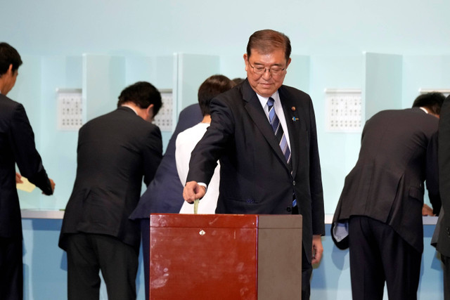 Shigeru Ishiba berbicara sebelum pemilihan putaran kedua dalam pemilihan kepemimpinan Partai Demokratik Liberal (LDP) pada hari Jumat, 27 September 2024, di markas besar partai di Tokyo. Foto: Hiro Komae/AP Photo