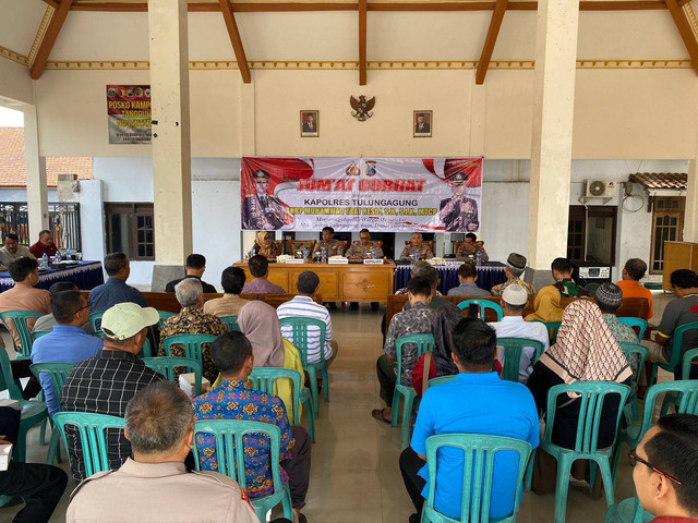 Polres Tulungagung Gelar Jumat Curhat di Desa Pulosari