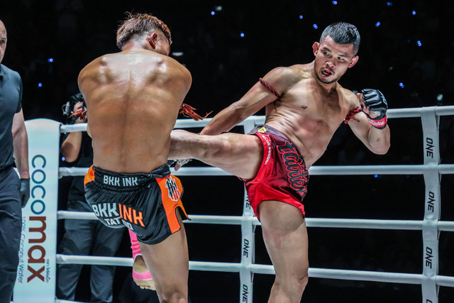 Nong-O Hama (kanan) Foto: ONE Championship