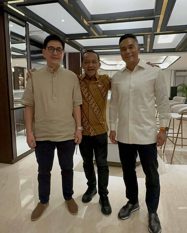 Menteri ESDM Bahlil Lahadalia mempertemukan Arsjad Rasjid dengan Anindya Bakrie. Dok: Instagram @melangkahdaritimur.id