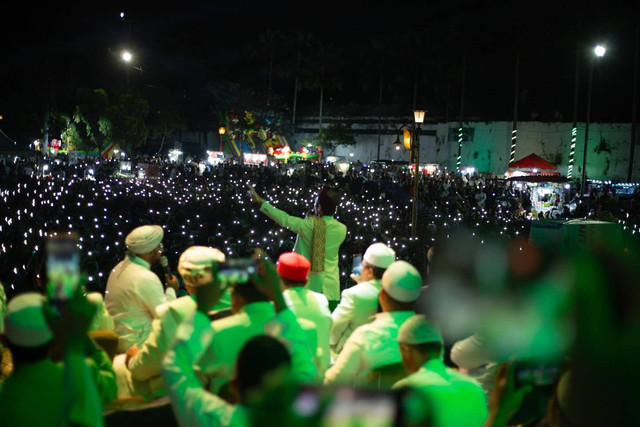 Ustaz Abdul Somad (UAS) saat tausiah acara Tabligh Akbar Maspuroh di Palembang. (ist) 