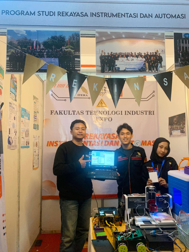 Mahasiswa Rekayasa Instrumentasi dan Automasi mengikuti Expo FTI ITERA