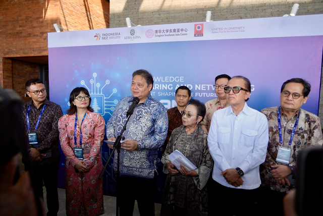 Menko Perekonomian Airlangga Hartarto pada Knowledge Sharing and Networking Event "Shaping The Future Economy: AI & Semiconductor" di Kampus Unity in Diversity (UID) dalam Kawasan Ekonomi Khusus Kura-Kura Bali, Minggu (29/9/2024). Foto: Dok. Kemenko Perekonomian