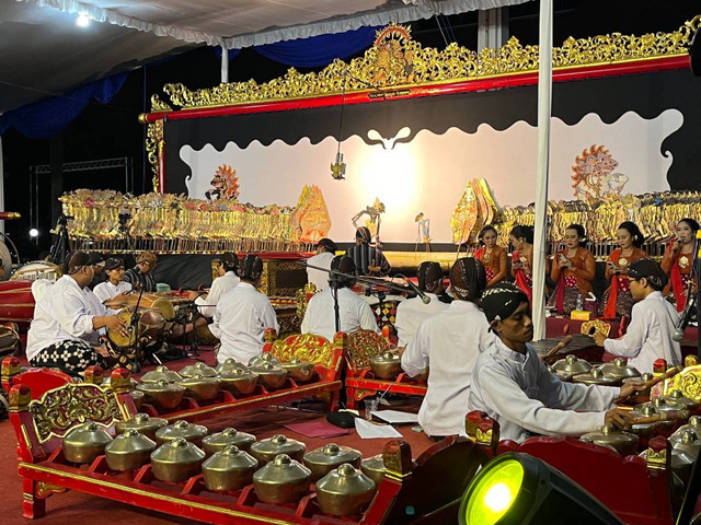 fotoPagelaran wayang yang diadakan di Universitas Pembangunan Nasional (UPN) Veteran Yogyakarta, Sabtu (28/9/2024). Foto: M Wulan