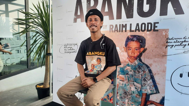 Raim Laode dalam perilisan single terbaru berjudul Abangku. Foto: Dok. Istimewa