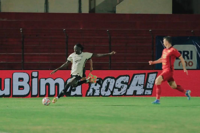 Persija Jakarta melawan PSM Makassar pada pertandingan Liga 1 di Stadion Sultan Agung, Bantul, Minggu (29/9/2024). Foto: Instagram/ @psm_makassar