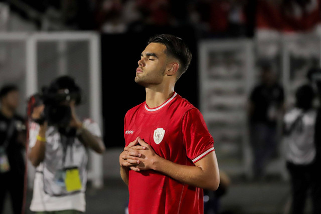 Selebrasi pemain Timnas U-20 Indonesia Jens Raven usai mencetak gol ke gawang Timnas U-20 Yaman pada pertandingan Grup F Kualifikasi AFC U-20 Asian Cup di Stadion Madya, Jakarta, Minggu (29/9/2024). Foto: Jamal Ramadhan/kumparan