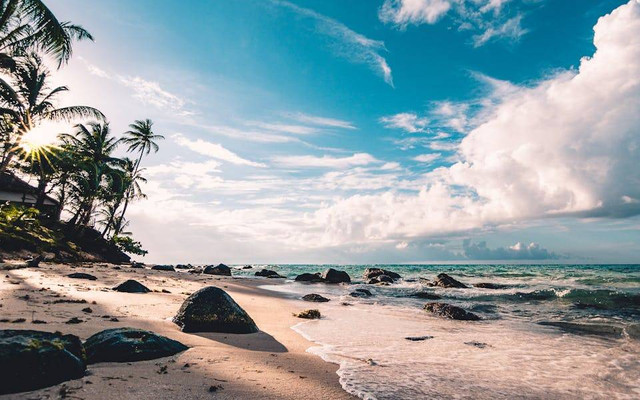 Pantai Randusanga. Foto hanya ilustrasi, bukan tempat sebenarnya. Sumber: pexels.com/Fabian Wiktor