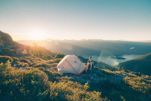 Camping Park Sari Ater. Foto hanyalah ilustrasi bukan tempat sebenarnya. Sumber: Unsplash/Glen Jackson