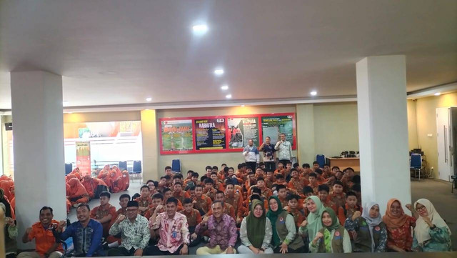 Suasana saat BPBD Sumsel saat menerima kunjungan siswa SMP IT Al Furqon, Foto : Ist