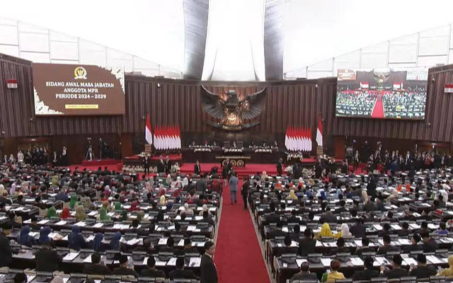 Suasana jelang pelantikan anggota DPR dan DPD Periode 2024-2029 di Kompleks Parlemen Senayan, Selasa (1/10/2024). Foto: YouTube/ kumparan