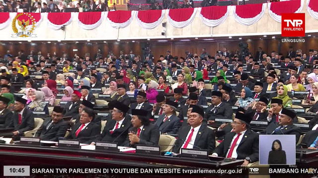 Suasana pelantikan anggota DPR dan DPD Periode 2024-2029 di Kompleks Parlemen Senayan, Selasa (1/10/2024). Foto: YouTube/ DPR RI