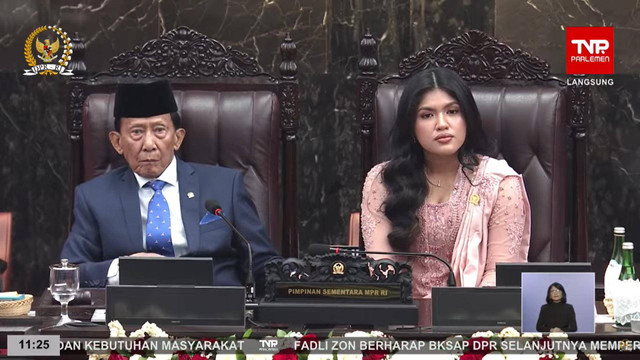 Pimpinan sementara pada pelantikan anggota MPR RI Periode 2024-2029 di Kompleks Parlemen Senayan, Selasa (1/10/2024). Foto: YouTube/DPR RI