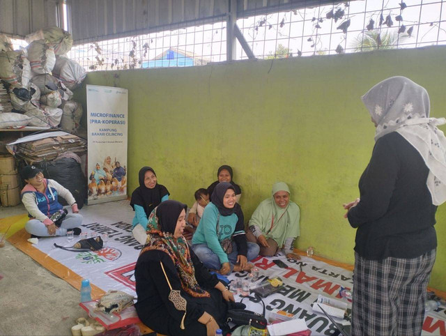 PT Pelindo dan Rumah Zakat, mengadakan pendampingan dalam program microfinance di wilayah RW 08 Cilincing, Rabu (25/9).