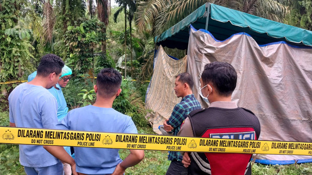 Polisi lakukan ekshumasi terhadap jasad Rindu Syahputra Sinaga, Selasa (1/10/2024). Foto: Dok. Istimewa