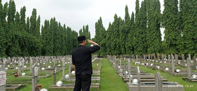 Foto Penghormatan Kepada Para Pejuang Bangsa yang dimakamkan di TMPN Kalibata (Dok: Pribadi)