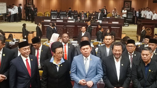 Sultan Bachtiar Najamudin usai menang perolehan suara pemilihan Ketua DPD periode 2024-2029 di DPD RI, Rabu (2/10).  Foto: Thomas Bosco/kumparan