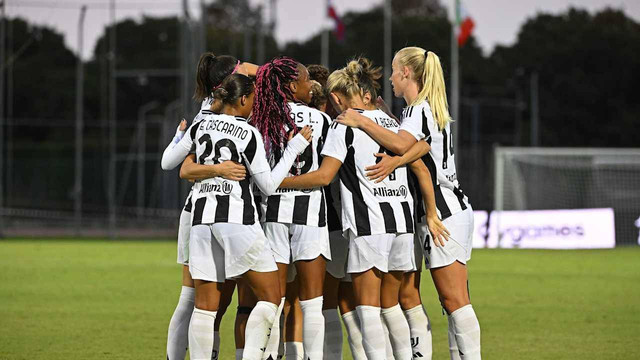 Selebrasi Juventus usai menang 4-0 atas Fiorentina di pekan lanjutan Serie A Femminile 2024/25. Foto: Dok. Juventus