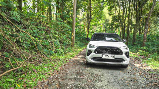 kumparan Eco Journey mencoba Kijang Innova Zenix HEV dan Yaris Cross. Foto: Dok.kumparan