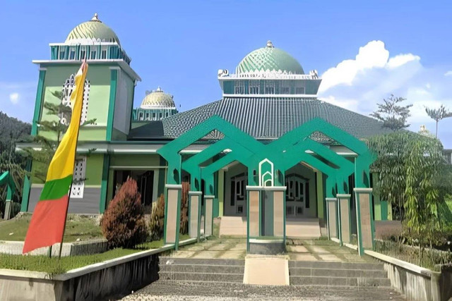 Masjid Nur Hidayah Pemda Banggai Kepulauan. Foto: ANTARA/HO-Diskominfo Banggai Kepulauan